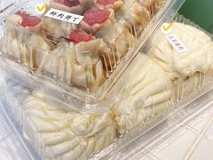 -白玉兰食品甜凤店(合生汇店)