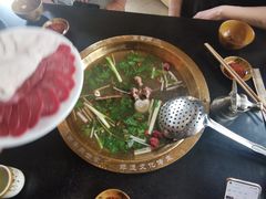 -周老三跷脚牛肉·全牛火锅(非遗传承店)