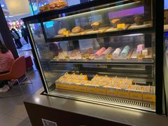 面包甜点陈列柜-麦当劳(城西银泰店)