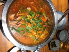 -野山舂·贵州现舂酸汤火锅(鸿通城店)