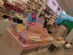 -名创优品(山东青岛华润万象城店)