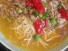 泡椒酸菜肥牛-望湘园·洞庭渔宴(浦江欢乐颂店)