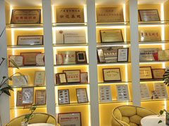 -首脑美容美发化妆美甲培训学校(龙岗校区)