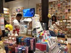 -猫的天空之城概念书店(杭州南宋御街店)