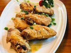 -Chom Cafe and Restaurant