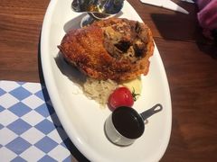 自酿啤酒脆皮烤猪肘-Ambra Haus琥珀屋精酿餐厅(宝山店)