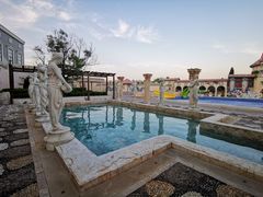 -泉城欧乐堡戏水湾艺术养生温泉