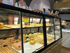 面包甜点陈列柜-龙凤点心饼家·39年老字号(松岗店)