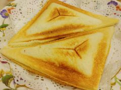 芝士吞拿鱼夹饼-喜莲咖啡
