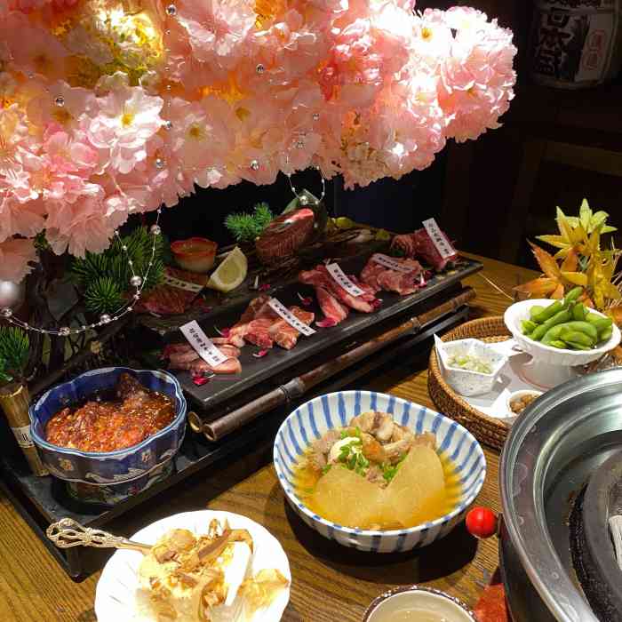 樱宿日式和牛烧肉(高新园店)-"店铺位置在万象附近 在去往诚品书店路