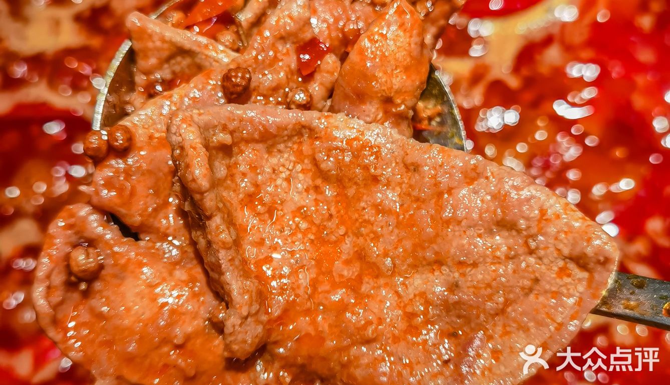 黄喉配猪排😋在万勇超新店get√新吃法！