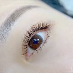 -花岐款式专研健康美甲沙龙