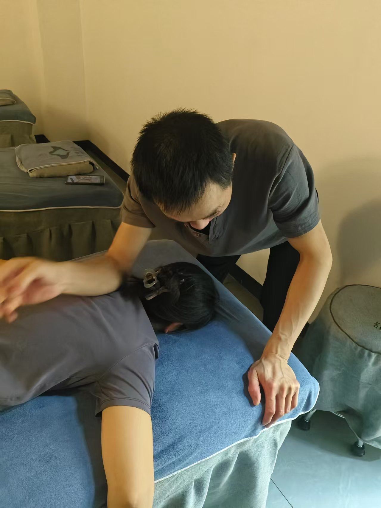 技师能根据你不同的痛点给你合适的安排按摩