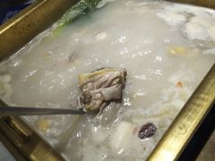 -尚尚仙·酸汤猪手·猪肚鸡火锅(华联万柳购物中心店)