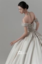 点击看大图 -艾拉·女王婚纱礼服馆