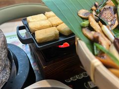 黄金爆浆豆腐-云海肴·汽锅鸡·云南菜(高德置地店)