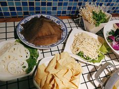 -山悦里 山野·鲜火锅(罗斯福广场店)