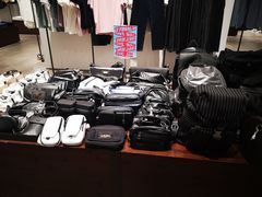 -URBAN REVIVO(高德置地广场·春广场店)