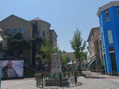 -王府井奥莱棋盘山小镇