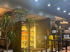 -愉肴麻辣香锅(中山路店)