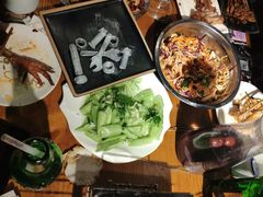 -喝丢一只鞋辣炒海鲜小烧烤(三八广场店)