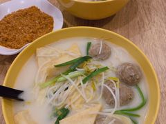 -谭仔米线(皇庭广场店)