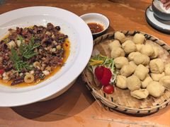 -老滇山寨•云南特色菜•地方菜•民族风情歌舞表演(金碧店)