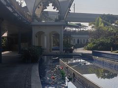 -茅草房·河畔园林火锅