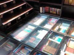 -钟书阁(松江泰晤士小镇店)