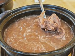 土茯苓鸽子汤-一煲鸽