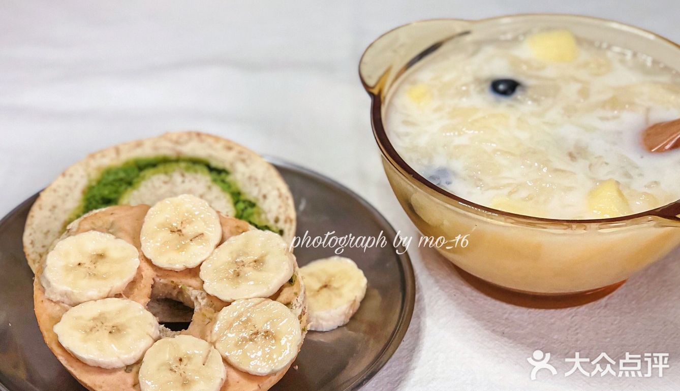 5/25 Monday ｜鲜奶苹果银耳羹 ·花生酱香蕉贝果🥯