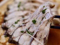 清蒸武昌鱼-莲餐厅·湖北菜·藕汤是头牌(愚园路店)
