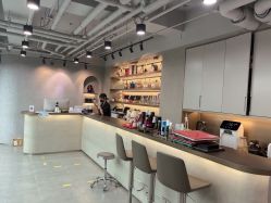 -变画·发型STUDIO