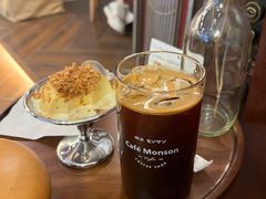 -Café Monson