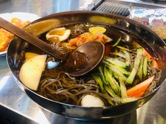 -马路牙子烧烤音乐酒馆(望京店)