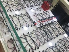 -三叶眼镜城批发市场(上海火车站店)