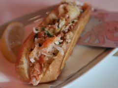 -Pinchy's Lobster & Champagne Bar