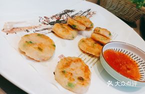 Signature Pan-Fried Lotus Pond Moonlight Cake
