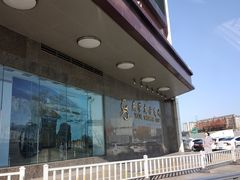 -世纪金源购物中心东区-停车场