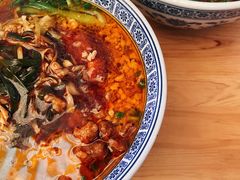 辣肉面-沪西老弄堂面馆(定西路店)