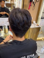 -一東造型烫发染发