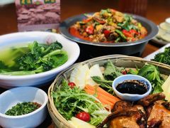 -老滇山寨•云南特色菜•地方菜•民族风情歌舞表演(金碧店)