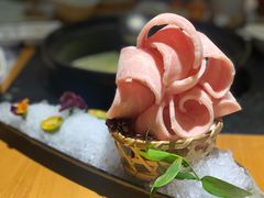-洪氏嗨捞·广东猪肚鸡·椰子鸡火锅(西咸万象城店)