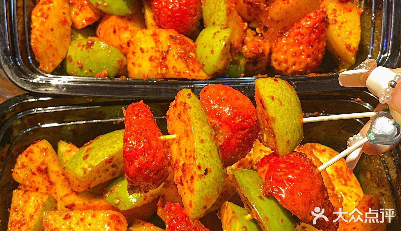 他家的甜品也不戳，hin解辣～一边听歌，一边看下雪