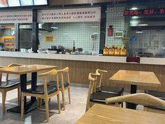 大堂-三好食堂(煎饺·馄饨·肉饼米线·盛世广场店)