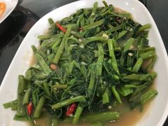 -光海鲜鱼翅餐厅(叻差拉披色路店)
