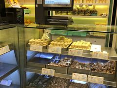 面包甜点陈列柜-上海哈尔滨食品厂(淮海中路店)