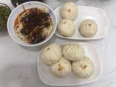 -李与白包子铺(桐梓林店)
