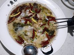 -江渔儿酸菜鱼(奥园广场金发购物中心店)