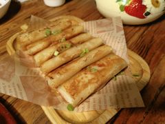 鲜肉圆葱锅贴-树下时尚餐厅(翠园街店)